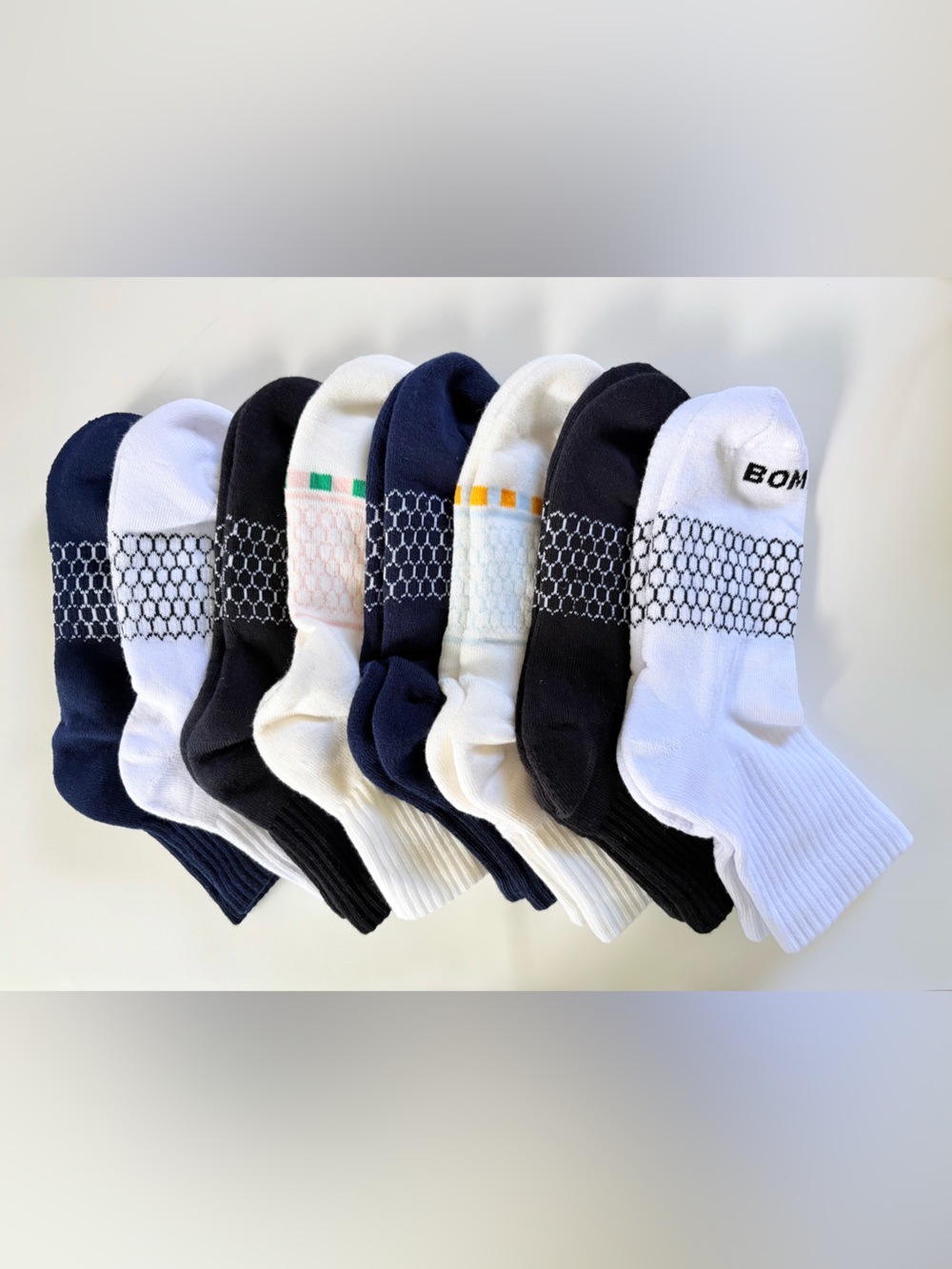 Bombas Unisex Men Women Cushioned Athletic Quarter Socks Size M 8-Pack